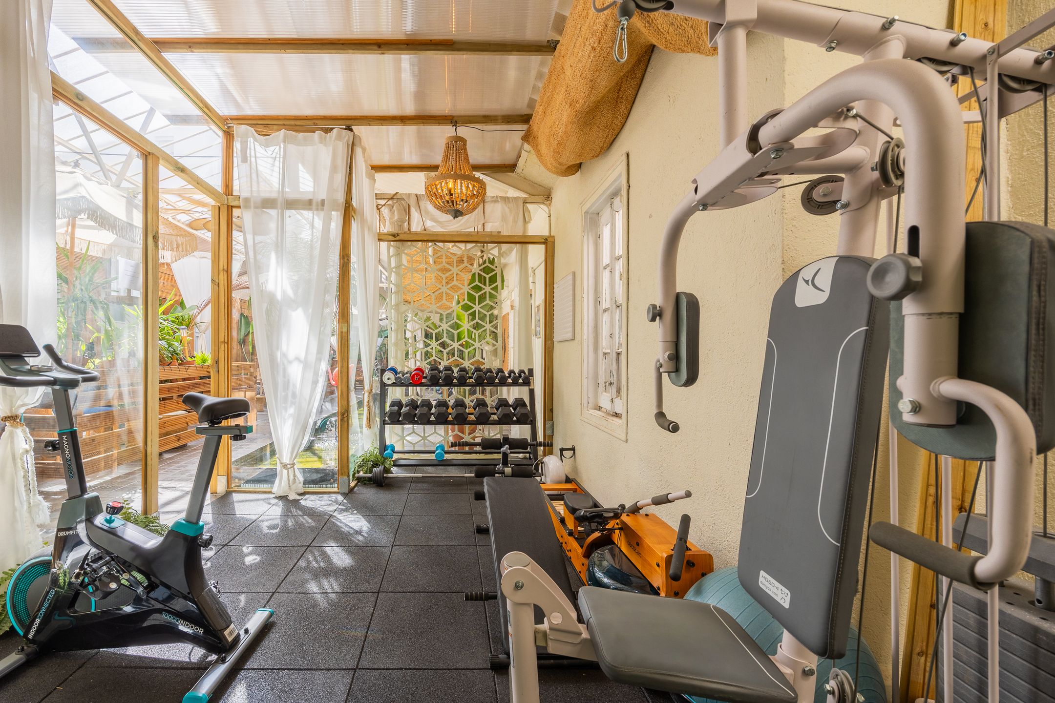 Gym de Hotel Life
