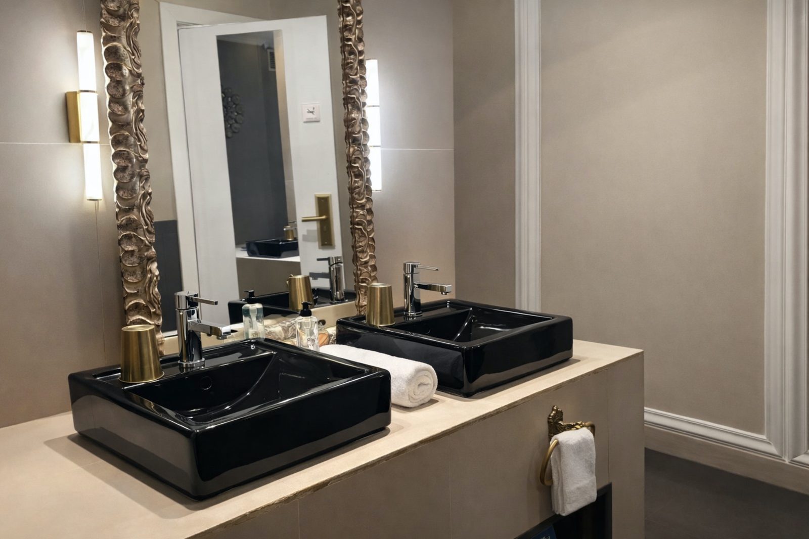 Baño con impacto en Abalú